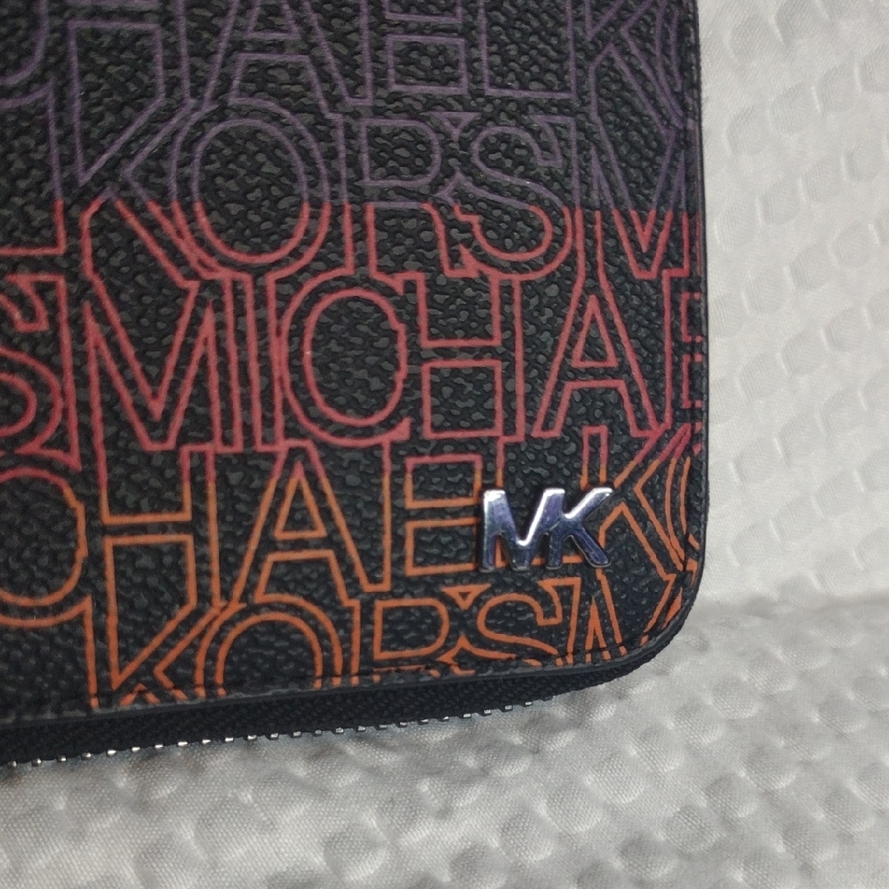 Michael Kors Adele Logo Smartphone Colorful Wallet NWOT - Picture 4 of 12